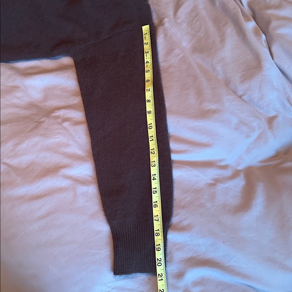 Aritzia Babaton Luxe Brown Cashmere Session Sweater. Size Small. - Picture 13 of 16
